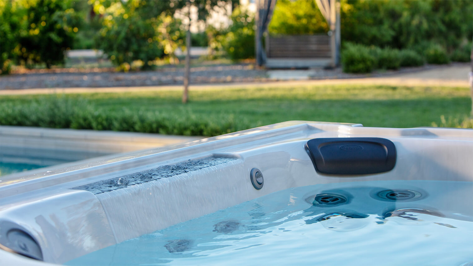 img-articolo-blog-2025.07.14_Jacuzzi-e-lampade-UV-2